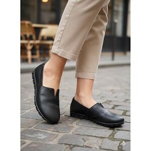 Born Sebra Black Leather Slip On Loafers Comfort Driving Shoes Women Size 9